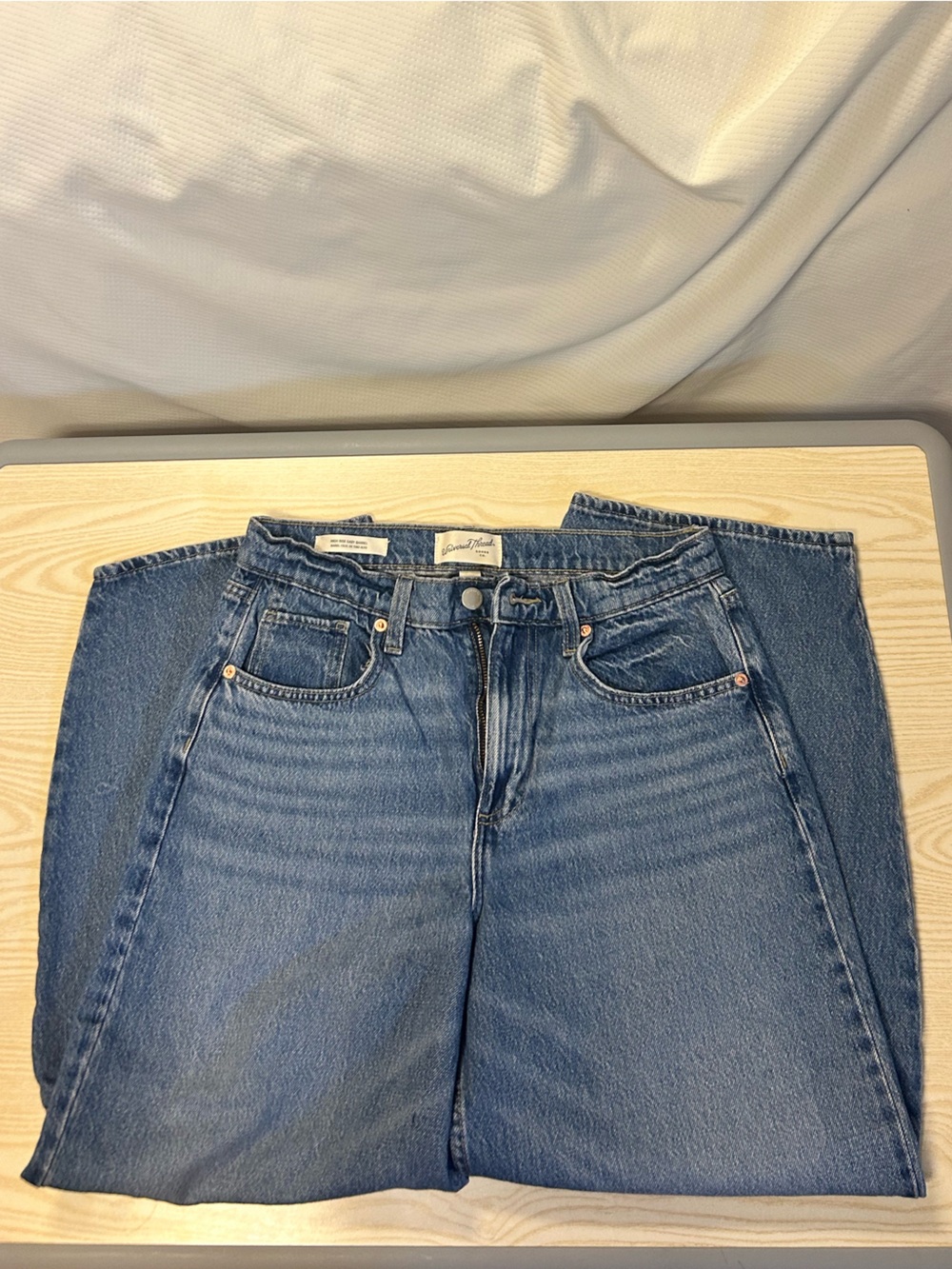 Universal Thread Women's High-Rise Light Blue Barrel Denim Jeans - Picture 3 of 9